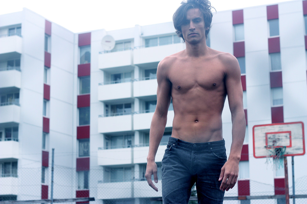 27 Gorgeous Guys that Prove Were Better as Part of the EU 
