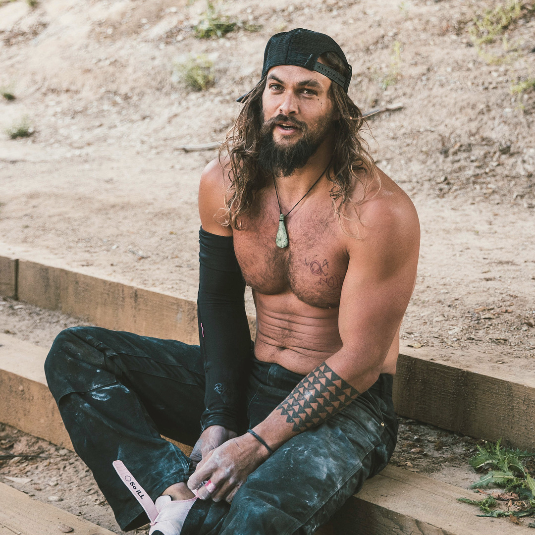 Jason Momoa Rock Climbing will Complete Your Day ...