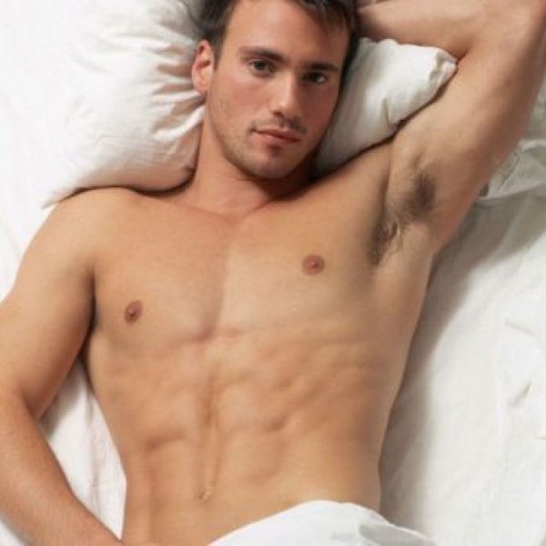 what s the average age that gay men lose their virginity